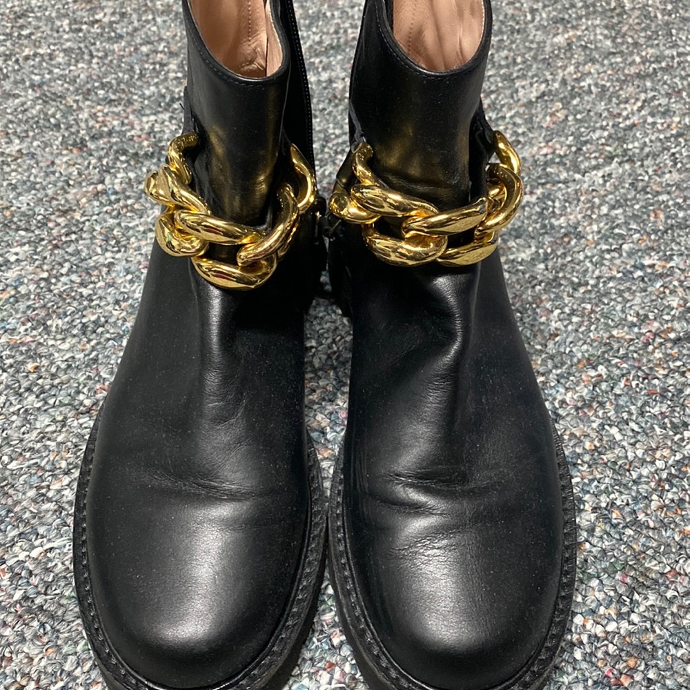 Stuart weitzman chain boots